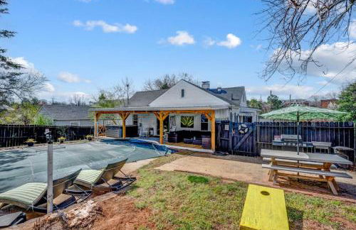 Quaint Cottage in heart of LYH - POOL with HOT TUB! - Foto 40