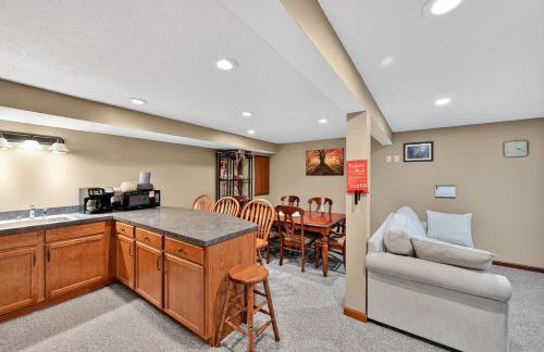 Cozy Retreat with Hot Tub in Peaceful Goshen home - Foto 12