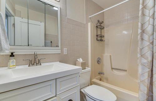 Walk to Fox River Grove Train Station and Hot Tub! - Foto 12