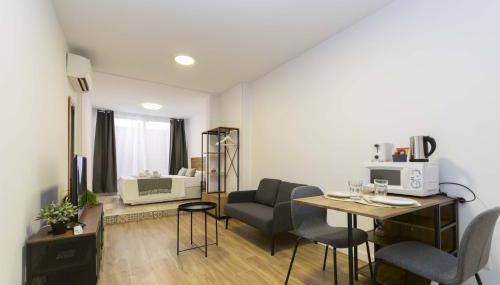 Regency IV - Ferga Suites - Photo 5