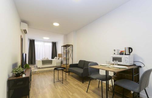 Regency IV - Ferga Suites - Photo 5