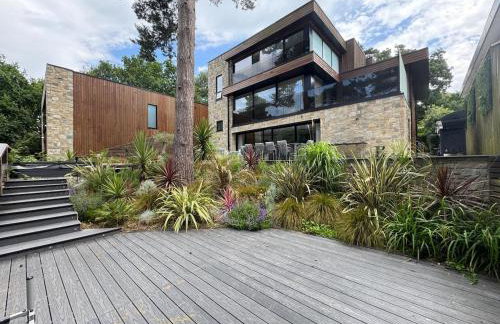 Luxury Villa - Hot Tub - Exclusive Offers - Amar Luxury Stays - Photo 42