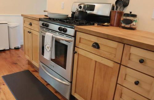 Hillside Haven: Luxe Farm Escape - 5BR-2 King Beds - Foto 7