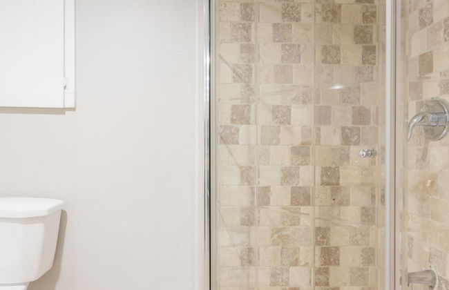 Beautiful Large Newly Renovated 5 Bedroom House - Foto 34