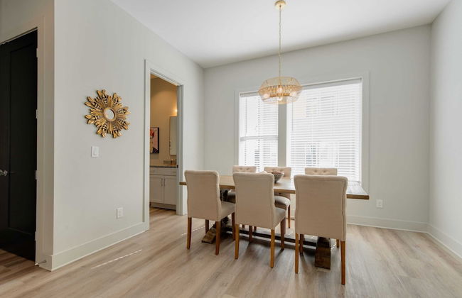 Spectacular Condo Rooftop Deck Great for Groups - Photo 13