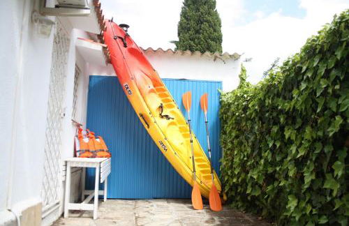 Superb Seafront Villa - Photo 25