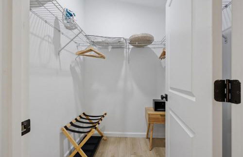 Cozy Coastal Cottage Minutes to Beach and Downtown - Foto 28