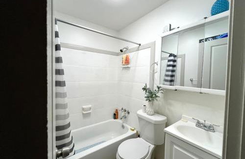 Comfortable 2 Bedroom Near Downtown Atl Sleeps 4 Free Parking - Foto 27