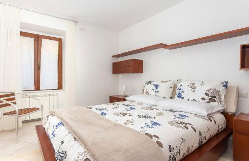 Spacious 3-Bedroom Apartment with Courtyard in Tempio Pausania - Perfect for Families - Foto 27
