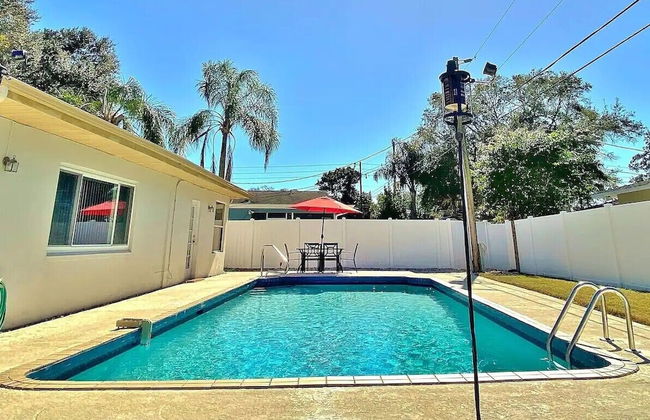 Sunset Paradise - Photo 1