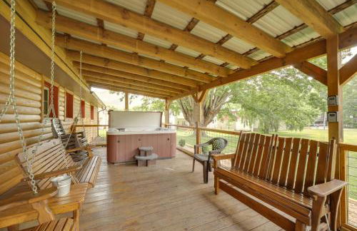 Campbell Retreat in Maggie Valley with Deck! - Foto 1