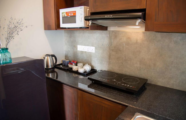 Marine Suites - Photo 41