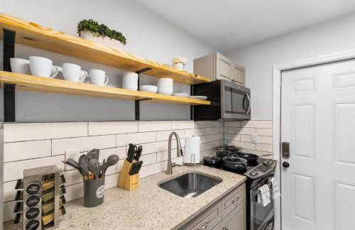 Luxury Chic Style Home near DowntownAirport - Foto 17