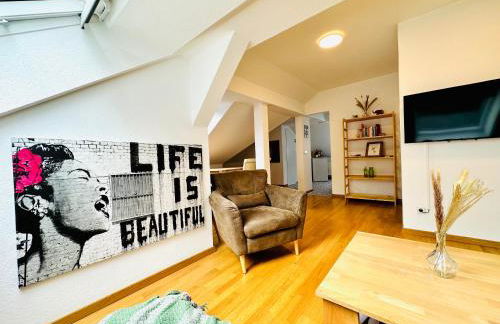 Trendige Dachgeschosswohnung in Connewitz - 3 Schlafbereiche - Platz für bis zu 5 Personen - tolle Lage und öffentliche Verkehrsmittel - Foto 6