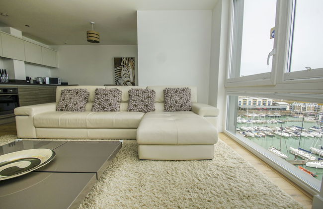 Orion Marina Sea View - Parking - by Brighton Holiday Lets - Foto 27