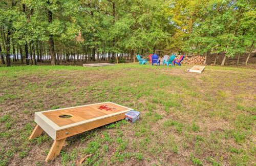 Deck and Fire Pit Lakefront Hideaway in Scranton! - Foto 29