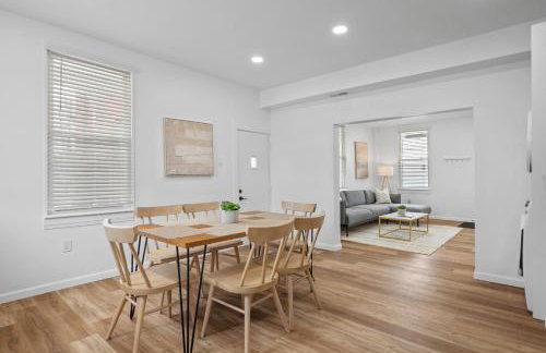 Pittsburgh Spacious and Modern Three Bedroom Apartment with Free Parking - Foto 13