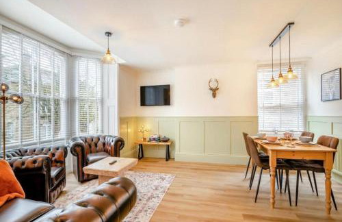 Betty's Townhouse- Luxury 2 bed appt with parking - Photo 9