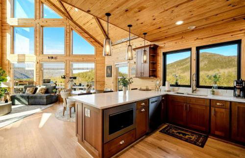 Luxurious A-Frame Mountain Retreat with Hot Tubs & Game Room Near Seneca Rocks, Milam, WV - Foto 13