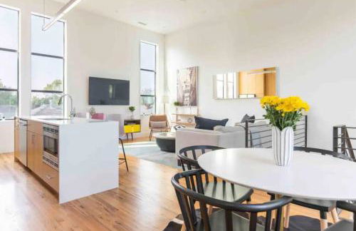 Glamorous Perfectly Located Luxury 2 Bed Townhome - Foto 1