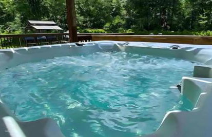 Peaceful Pocono Home with Hot Tub, gym, & office - Foto 43