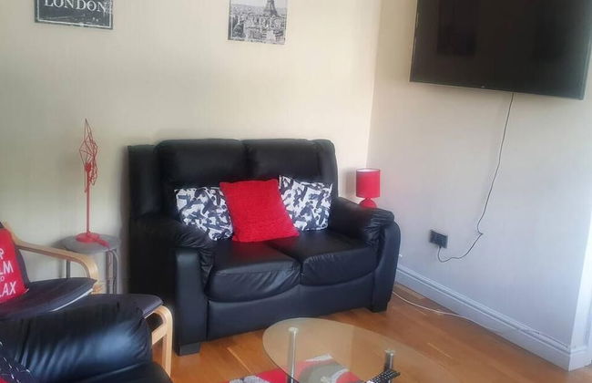 Lovely 4-bed Apartment in Harrow - Foto 16