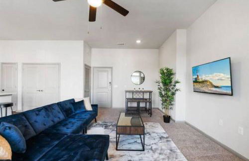 Modern Austin 2BR 2B Unit with Pool, Parking & WiFi - Photo 15