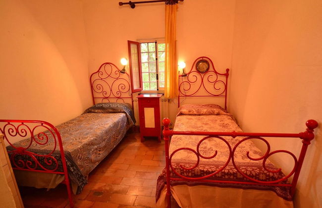 Holiday Home With Shared Pool - Photo 5