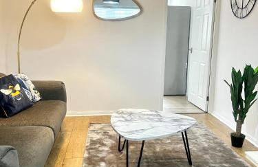 City Centre House - Pet Friendly - Free Parking - 2 Bedroom - Large Garden - Foto 10