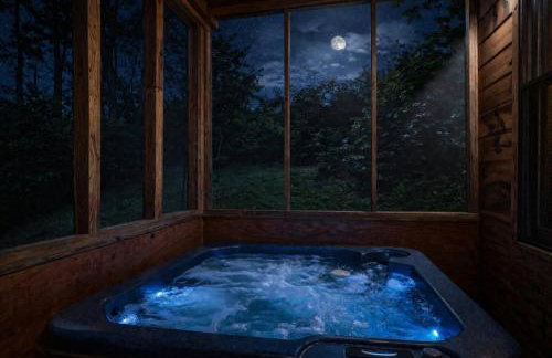 Alpine Joy-Hot Tub, Pond Access ,Cozy Cabin Retreat in the Smokies - Foto 49