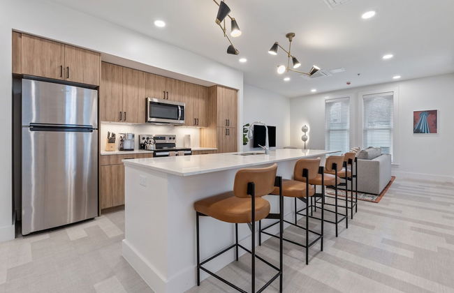 The Continental, powered by Placemakr - Downtown - Market Square - Photo 20