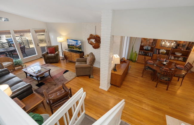 Mid-century Mod Retreat Lakefront Trails, Quiet - Photo 10