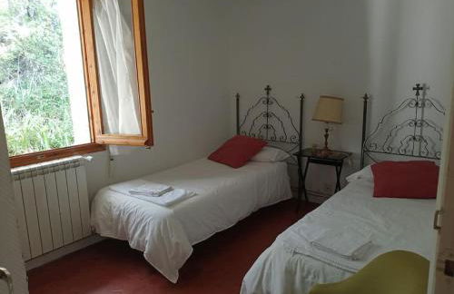 Derroñadas . Casa con enorme jardín y tenis. - Foto 10