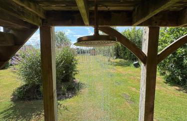 Private Countryside Annexe with Exclusive Wood Burner, Outdoor Hot Shower & Views - Foto 17