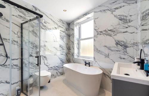 Kew Garden Suite 2BR Sleeps 9 Near Central London - Foto 4