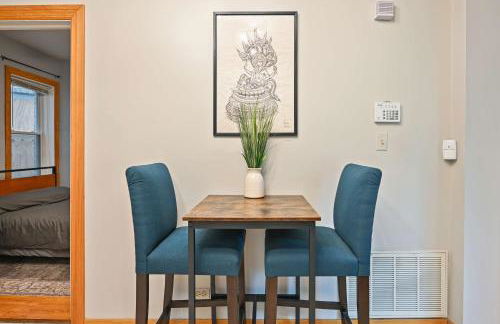 2 Bed Apt w/ Office, Free Parking, Near Wrigley - Foto 18