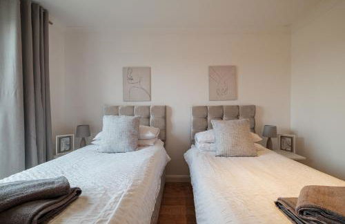 Mackie Residence - SJA Stays - 3 Bed Apartment with parking - Foto 8