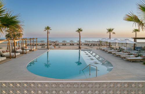 Iperion Beach Hotel - Foto 1