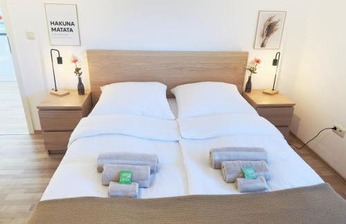 Möbliert-nahe STARLIGHT EXPRESS in Bochum -WLAN-Netflix-Loggia oder Terrasse - Foto 5