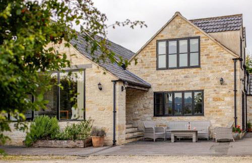 Spacious farmhouse with stunning valley views - Foto 29