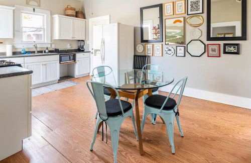 3BR Farmhouse with Views Near Hart Creek Trails - Foto 12