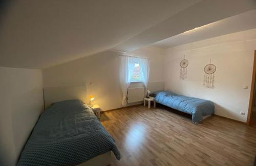 Monteurwohnung , 4 Schlafzimmer, 130qm, Balkon, einzige Wohneinheit im Haus, Parkplatz - Foto 8