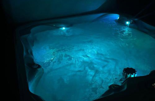 House - Sleeps 6 Hot-tub & Free Parking - Foto 12