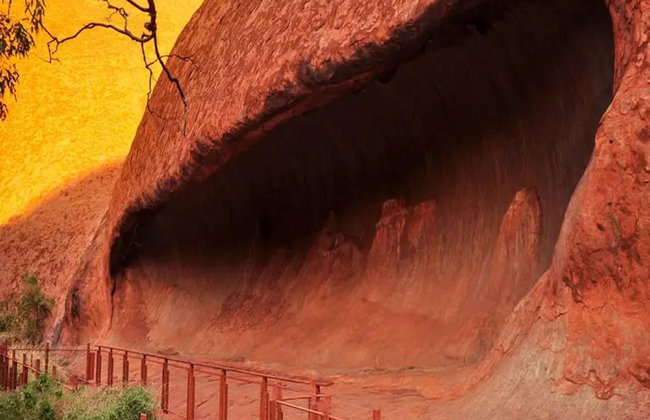 Uluru Morning Guided Base - Small Group Walking Tour - Photo 8