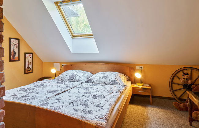 1 bedroom Apartment in Stárkov with swimming pool and garden - Photo 1