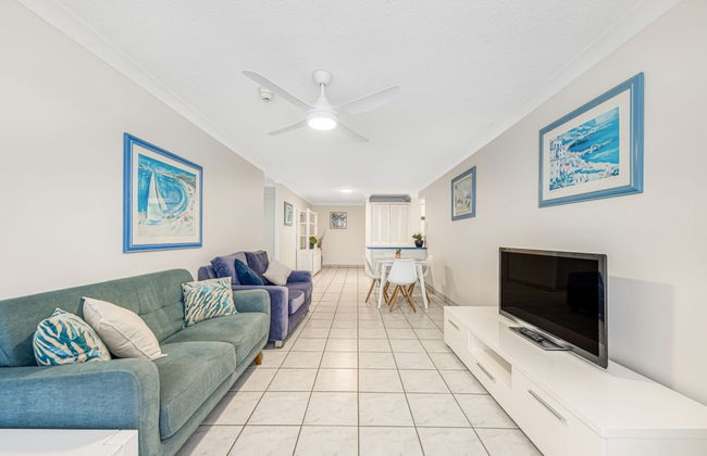 Elouera Tower Beachfront Apartments - Photo 31