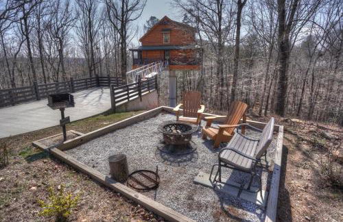 Top of the Line Treehouse Near Helen, Georgia - Foto 1