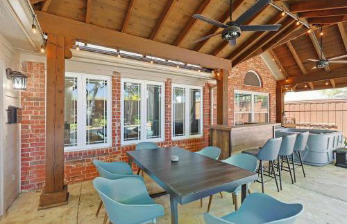 5BD 2BA w Backyard Oasis Pool Jacuzzi Firepit - Foto 29