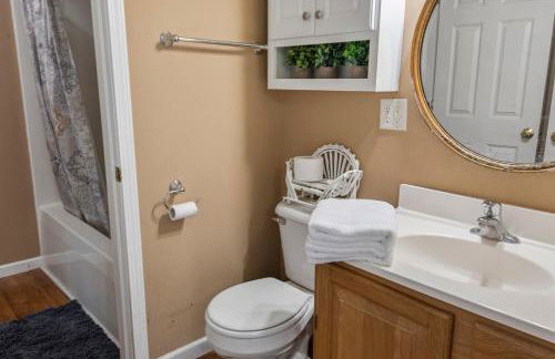 Modern Bungalow Home with Mid-Century Flair - Photo 15