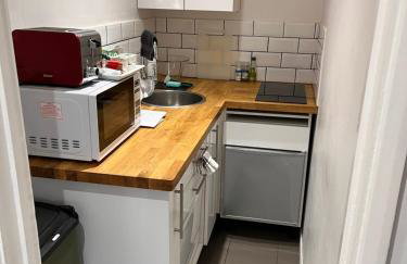 Green Cottage in grounds of Grade II* Frognal Farmhouse - Photo 18